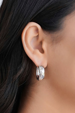 Brinco Argola Click Detalhada 2.3 cm Ródio Branco