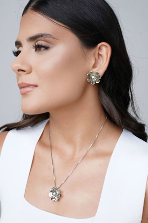 Brinco Flor Lisa 2.3 cm Ródio Branco