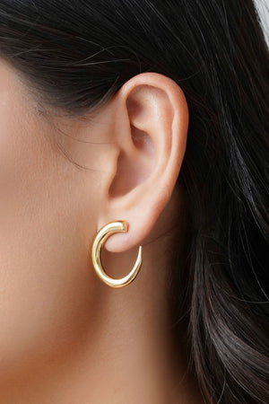 Brinco Oval Liso Vazado 2.4 cm Banhado a Ouro 18K