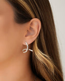 Brinco Laço Liso 2.2 cm Ródio Branco