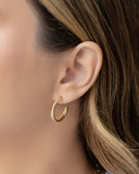 Brinco Argola Entrelaçada Cravejada Cristal 2.2 cm Banhado a Ouro 18K