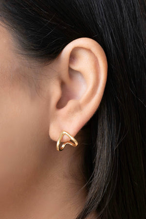 Brinco Argola em V Lisa 1.1 cm Banhado a Ouro 18K