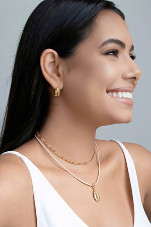 Choker Fio Coreano Bege Búzio Banhado a Ouro 18K