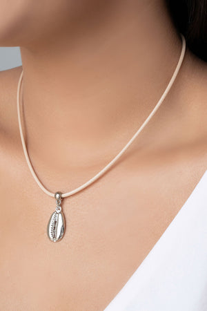 Choker Fio Coreano Bege Búzio Ródio Branco