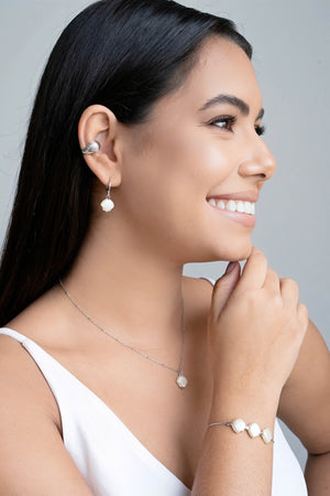 Brinco Argola Click Concha Pérola 2.6 cm Ródio Branco