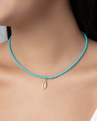 Choker Miçanga Verde Água Búzio Banhado a Ouro 18K - 32 cm