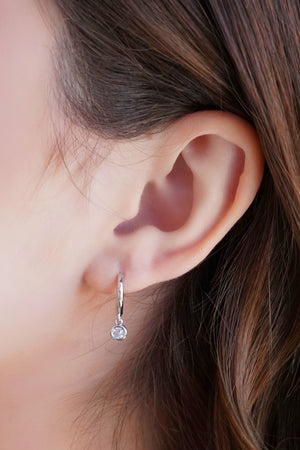 Brinco Argola Click Lisa Ponto de Luz Cristal 2.0 cm Ródio Branco