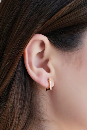 Brinco Argola Click Retangular Cravejado Cristal 1.3 cm Banhado a Ouro 18K