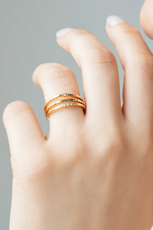 Anel Filetes Cravejado Cristal Tamanho 19 Banhado a Ouro 18K