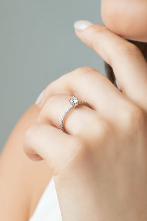 Anel Ponto de Luz Cravejado Tamanho 15 Ródio Branco