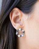 Brinco Flor Vazada Orgânica 2.0 cm Ródio Branco