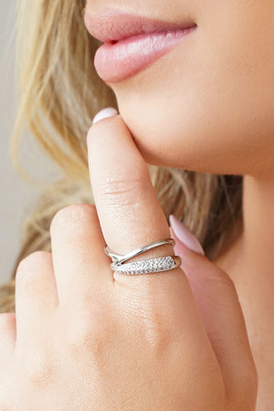 Anel Entrelaçado Cravejado Cristal Tamanho 23 Ródio Branco