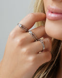 Anel Vazado Quadrado Cristal Tamanho 18 Ródio Branco