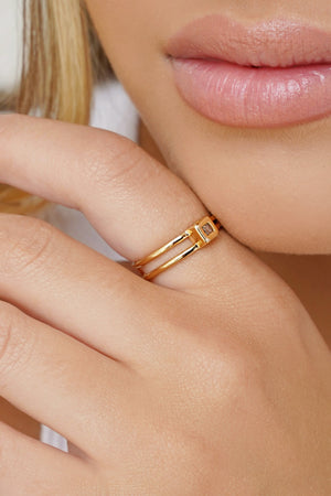 Anel Vazado Quadrado Cristal Tamanho 20 Banhado a Ouro 18K