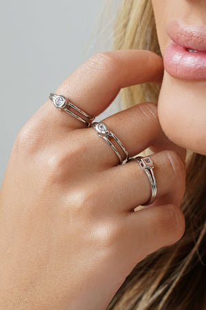 Anel Vazado Ponto de Luz Cristal Tamanho 18 Ródio Branco