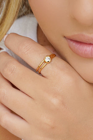 Anel Vazado Ponto de Luz Cristal Tamanho 20 Banhado a Ouro 18K