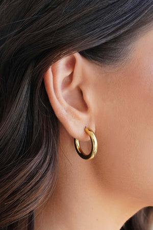 Brinco Argola Tubo Lisa 2.3 cm Banhado a Ouro 18K