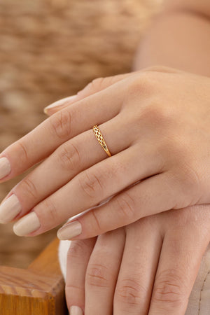 Anel Detalhes Vazados Tamanho 18 Banhado a Ouro 18K