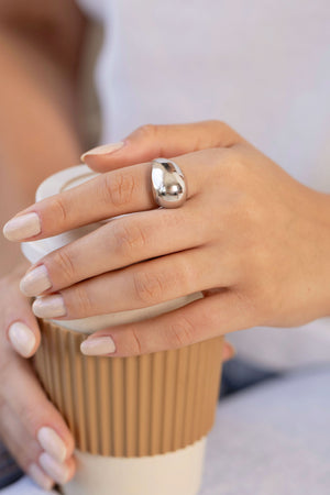 Anel Ajustável Gota Lisa Tamanho M Ródio Branco