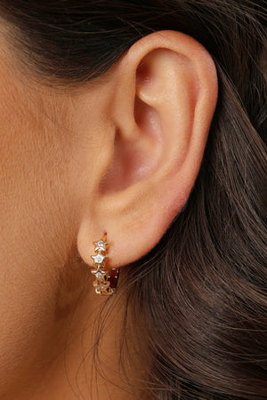 Brinco Argola Click Estrelas Cravejada Cristal 1.7 cm Banhado a Ouro 18K