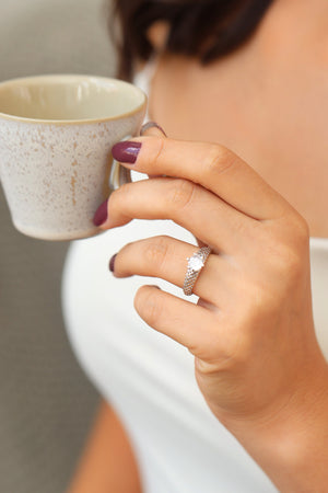 Anel Vazado Ponto de Luz Cristal Tamanho 12 Ródio Branco