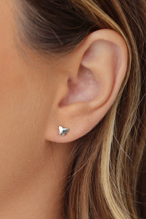 Brinco Borboleta Lisa 5 mm Ródio Branco