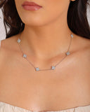 Gargantilha Elos Trevos Cravejados Cristal Ródio Branco - 45 cm