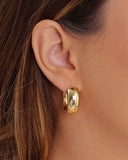 Brinco Argola Click Reta Lisa 2.2 cm Banhado a Ouro 18K