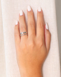 Anel Ajustável Filetes Lisos Tamanho P Ródio Branco