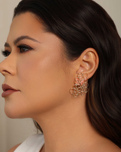 Brinco Círculos Vazados Entrelaçados 4,3 cm Banhado a Ouro 18K