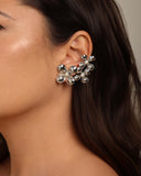 Ear Cuff Flores Pérolas 5.2 cm Ródio Branco