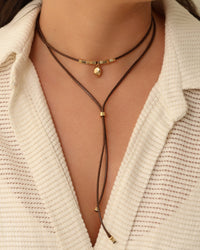 Gargantilha Dupla Fio Coreano Gravata Pingente Barroco Banhado a Ouro 18K - 31 cm