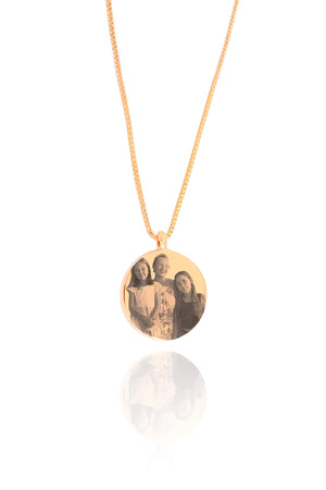 Gargantilha com Pingente Redondo Personalizado Banhado a Ouro 18K