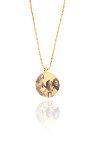 Gargantilha com Pingente Redondo Personalizado Banhado a Ouro 18K