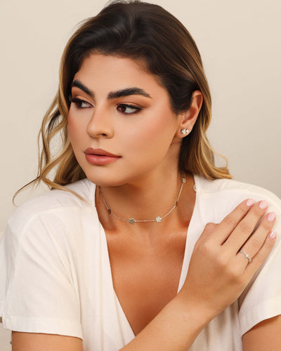 Choker Flores Texturizadas 8 mm Ródio Branco - 31 cm