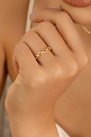 Anel Entrelaçado Cravejado Cristal Tamanho 16 Banhado a Ouro 18K