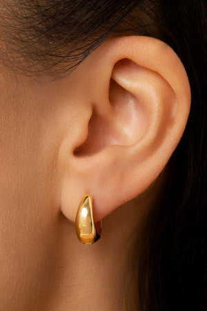 Dupla de Argolas Lisa e Entrelaçada Cravejado Cristal Banhado a Ouro 18K