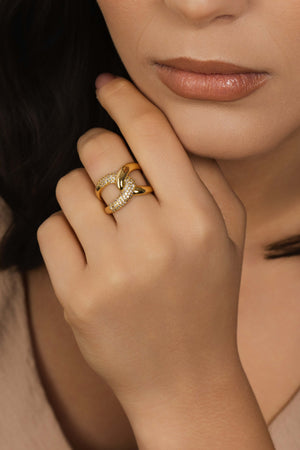 Anel Entrelaçado Cravejado Cristal Tamanho 14 Banhado a Ouro 18K