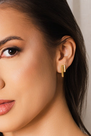 Brinco Palito Duplo Cravejado Cristal 1.9 cm Banhado a Ouro 18K