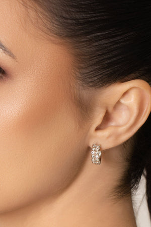 Brinco Argola Click Bolinhas Pontos de Luz Cristal 1.5 cm Ródio Branco