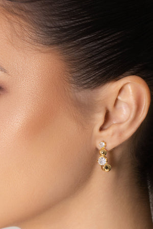 Brinco Pontos de Luz Cristal Bola Lisa Banhado a Ouro 18K