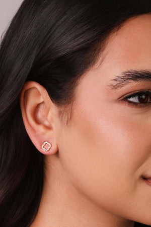 Brinco Flor Vazada Cravejada 9 mm Banhado a Ouro 18K