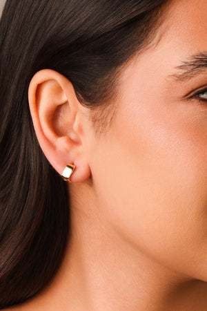 Brinco Argola Click Quadrada Reta Lisa 1.0 cm Banhado a Ouro 18K