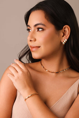 Brinco Argola Click Quadrada Reta Lisa 1.2 cm Banhado a Ouro 18K