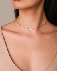 Choker Elos Trevos Tom Madrepérola 1.0 cm Banhado a Ouro 18K