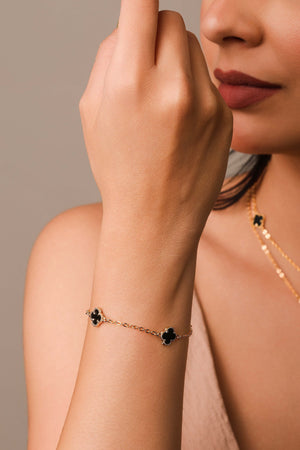Pulseira Elos Trevos Tom Onix Banhado a Ouro 18K