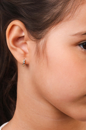 Brinco Argola Infantil Corações Cravejado Cristal 1.0 cm Banhado a Ouro 18K