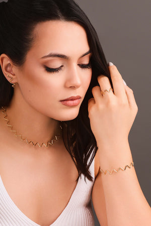 Brinco Fio Zig Zag Banhado a Ouro 18K