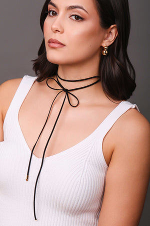 Cordão Camurça Preta Retângulo 4 mm Banhado a Ouro 18K - 1,5 m