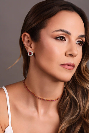 Brinco Quadrado Ponto de Luz Rubi Cravejado Cristal Banhado a Ouro 18K